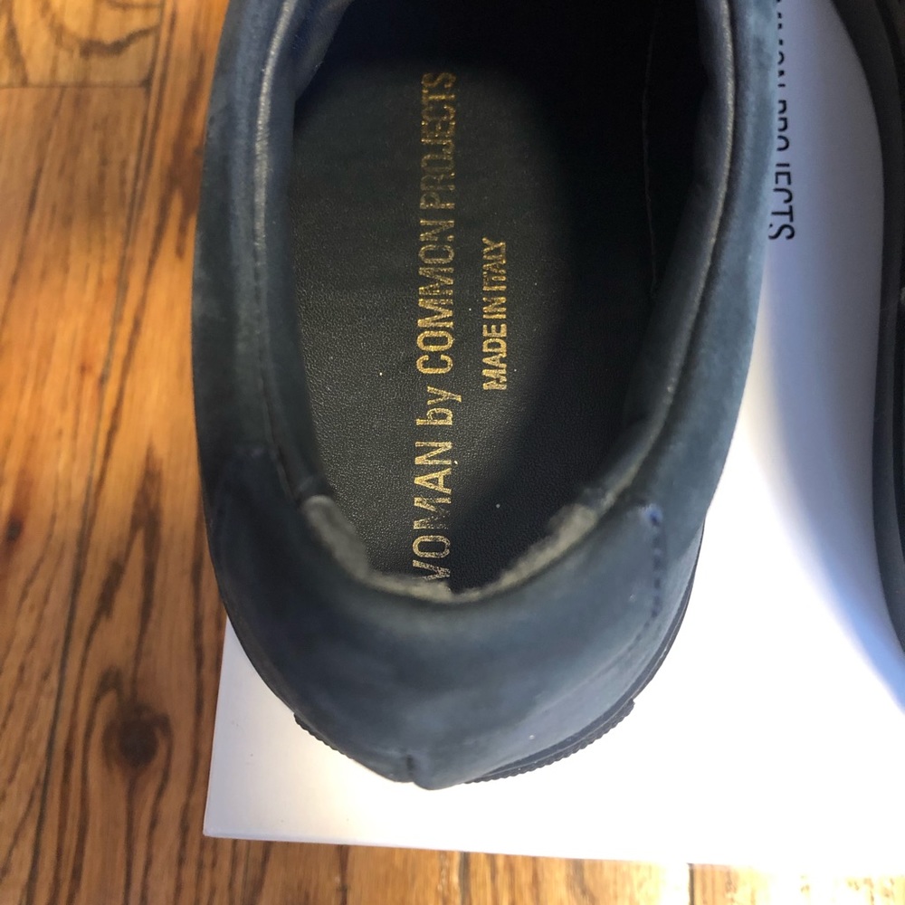 EUC Common Projects Achilles Low sneakers tennis shoes navy blue suede 8 38 M - Picture 4 of 5